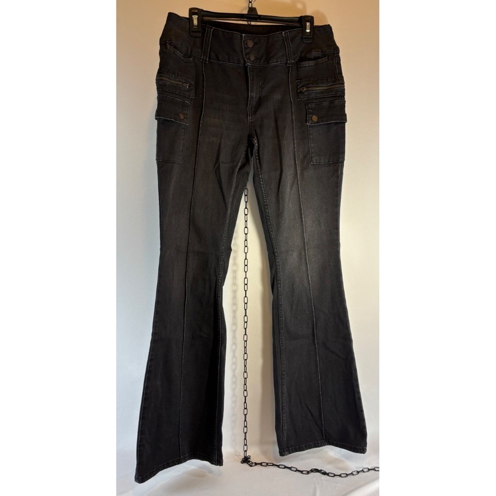 BDG Urban Outfitters Black Stretch Flare Cargo Jeans Size 31 Y2K Moto